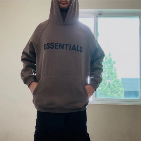 Essentials hoodie in dark brown Features front pocket and hood - Picture 2 of 11